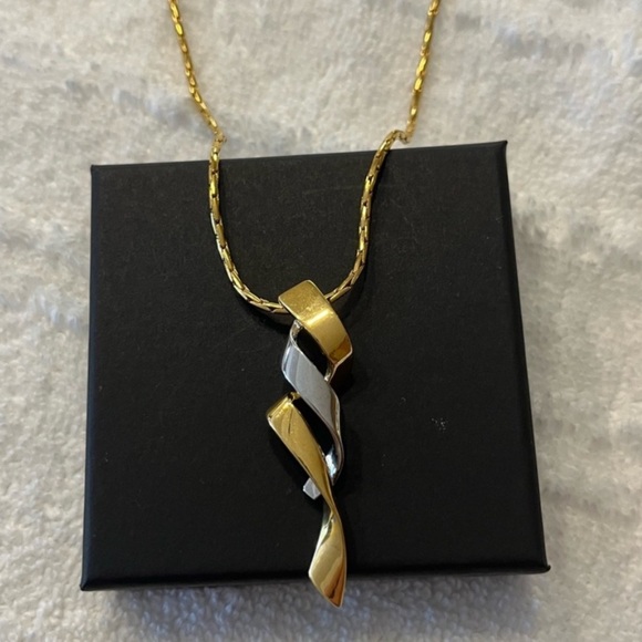 Butler necklace. Spiral design. Unique. Two tone. Stamped - Picture 6 of 6